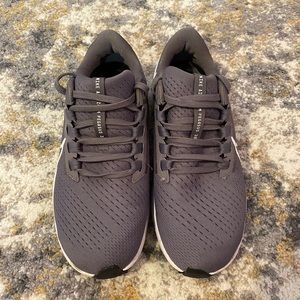 Grey Nike Air Zoom Pegasus 38 - size 8